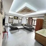 Hotel Asil *